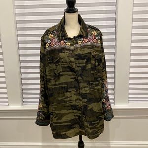 Johnny Was Workshop Floral Embroidered Camo Jacket XXL Drawstring at waist.